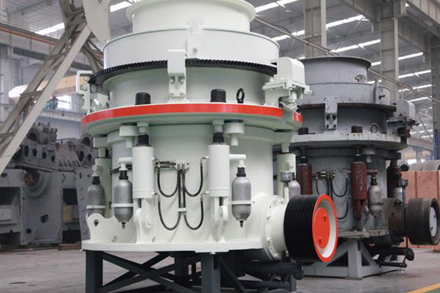 高效破碎裝備：圓錐破碎機(jī)的結(jié)構(gòu)原理及技術(shù)優(yōu)勢(shì)